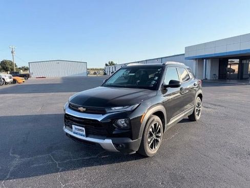 Used 2023 Chevrolet TrailBlazer LT w/ Convenience Package FWD image 1