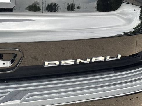 Used 2022 GMC Yukon XL Denali AWD/4WD image 7