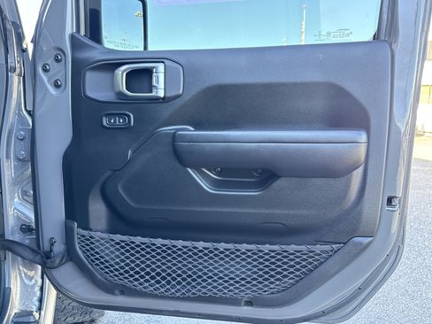 Used 2020 Jeep Gladiator Rubicon w/ Trailer Tow Package image 46