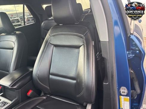 Used 2023 Ford Explorer XLT w/ Equipment Group 202A AWD/4WD image 16