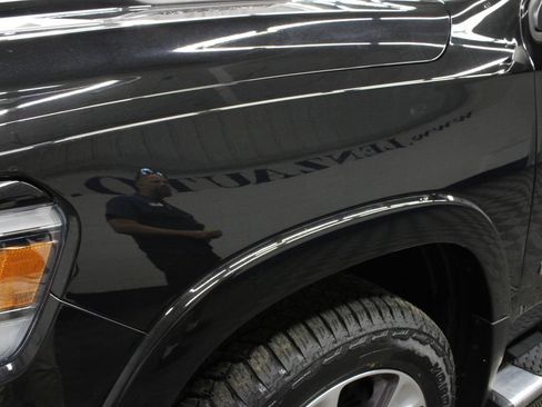 Used 2019 RAM 1500 Laramie AWD/4WD image 47