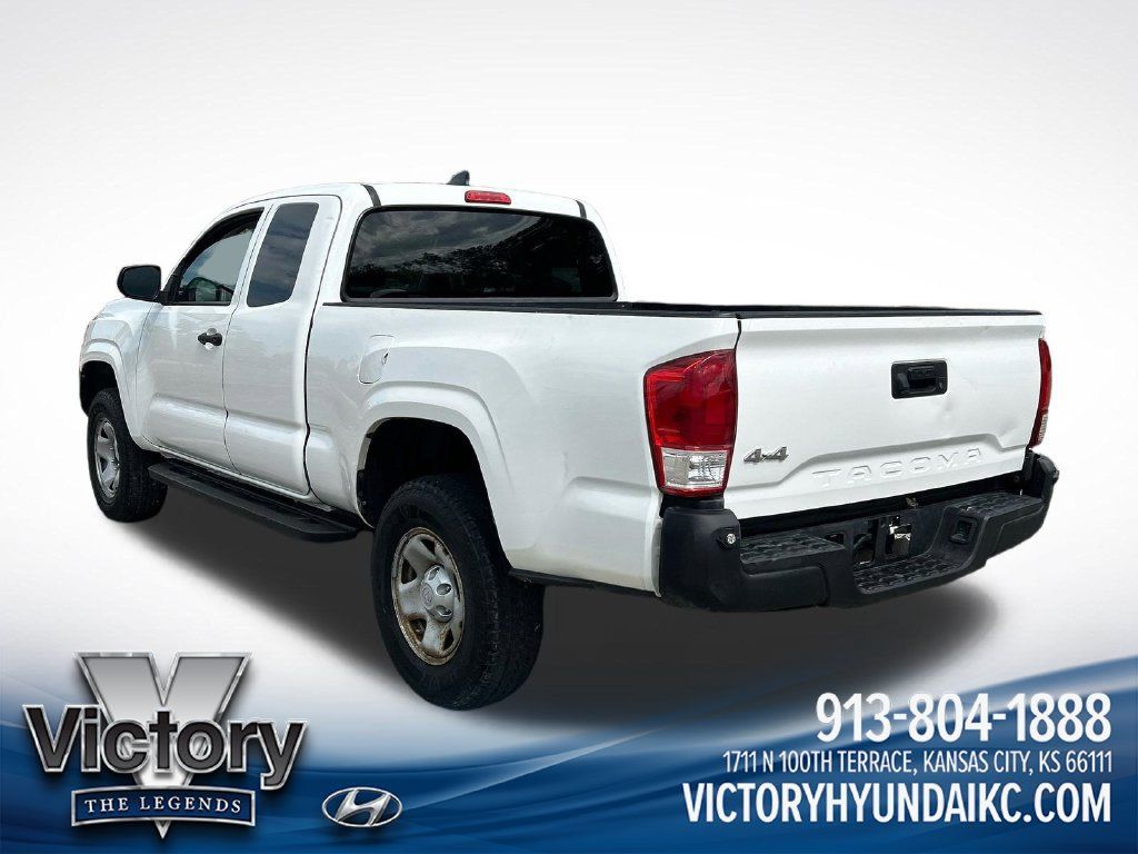 Used 2022 Toyota Tacoma SR AWD/4WD image 3