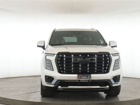 Used 2025 GMC Yukon Denali Ultimate AWD/4WD image 12