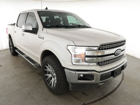 Used 2019 Ford F150 Lariat w/ Equipment Group 502A Luxury AWD/4WD image 3