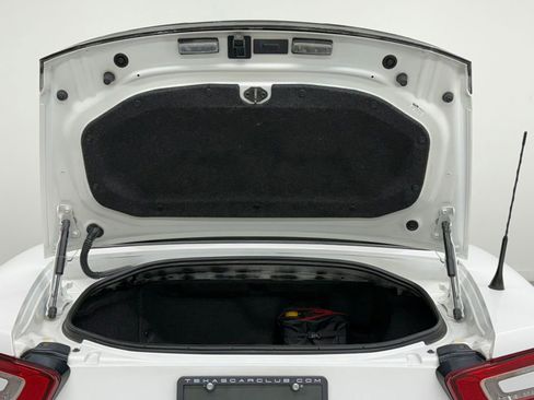 Used 2017 FIAT 124 Spider Abarth image 33