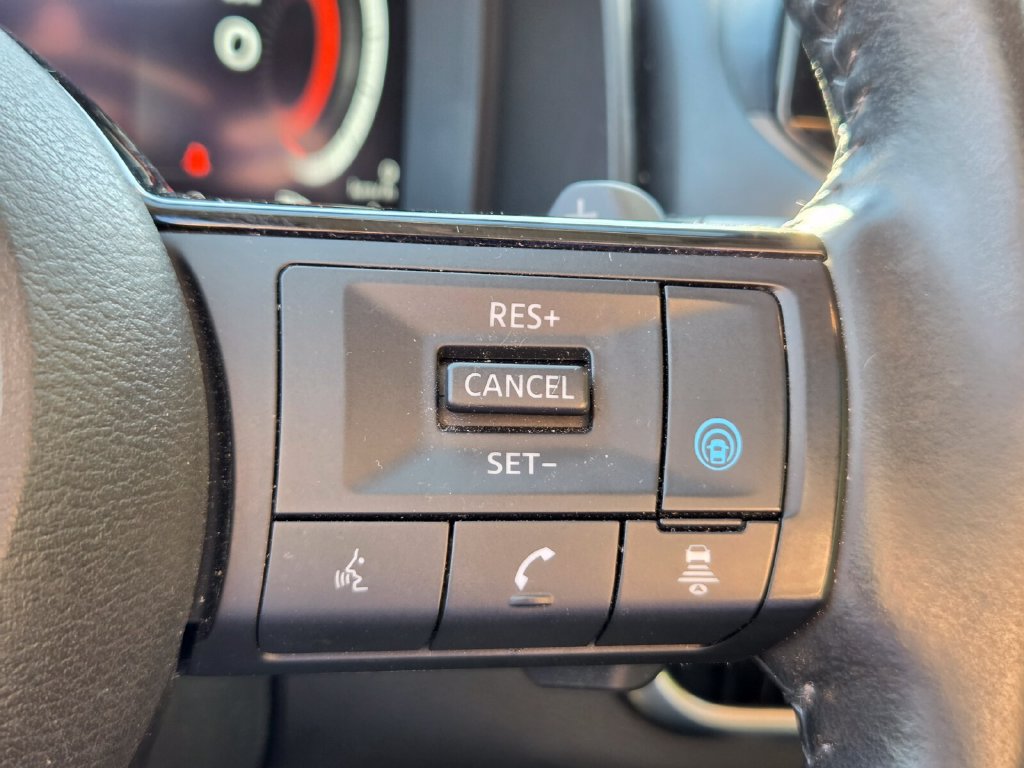 Used 2022 Nissan Rogue Platinum w/ Head-Up Display Package FWD image 26
