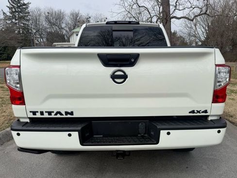 Used 2019 Nissan Titan PRO-4X w/ Pro-4x Convenience Package image 8