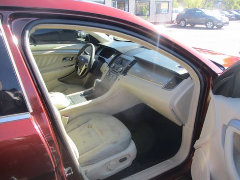Used 2016 Ford Taurus SEL image 7