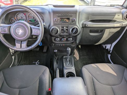 Used 2018 Jeep Wrangler Unlimited Sport S image 13