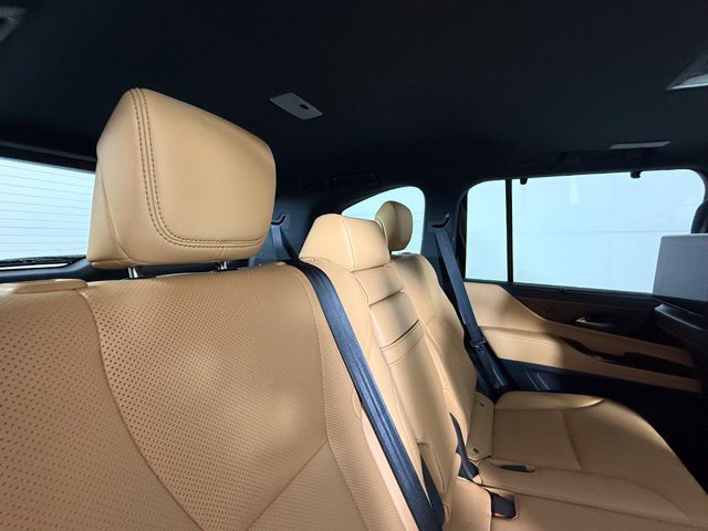 Used 2023 Lexus LX 600 4WD w/ Accessory Package (Z1) image 29