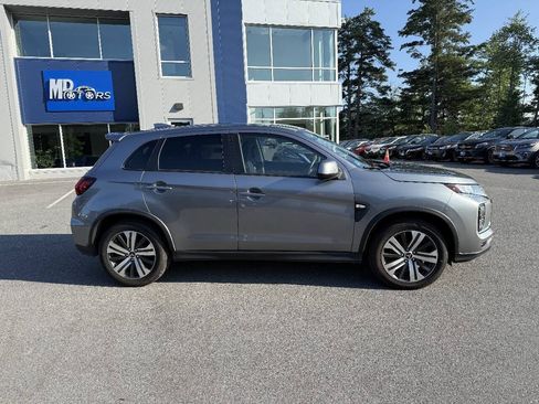 Used 2020 Mitsubishi Outlander Sport Black Edition FWD image 5