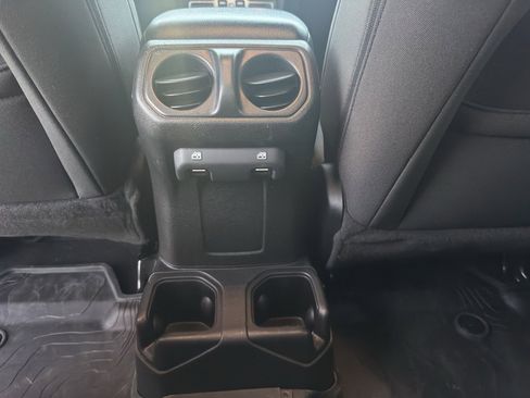 Used 2023 Jeep Gladiator Willys image 30