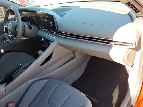 Used 2024 Hyundai Elantra SEL image 19