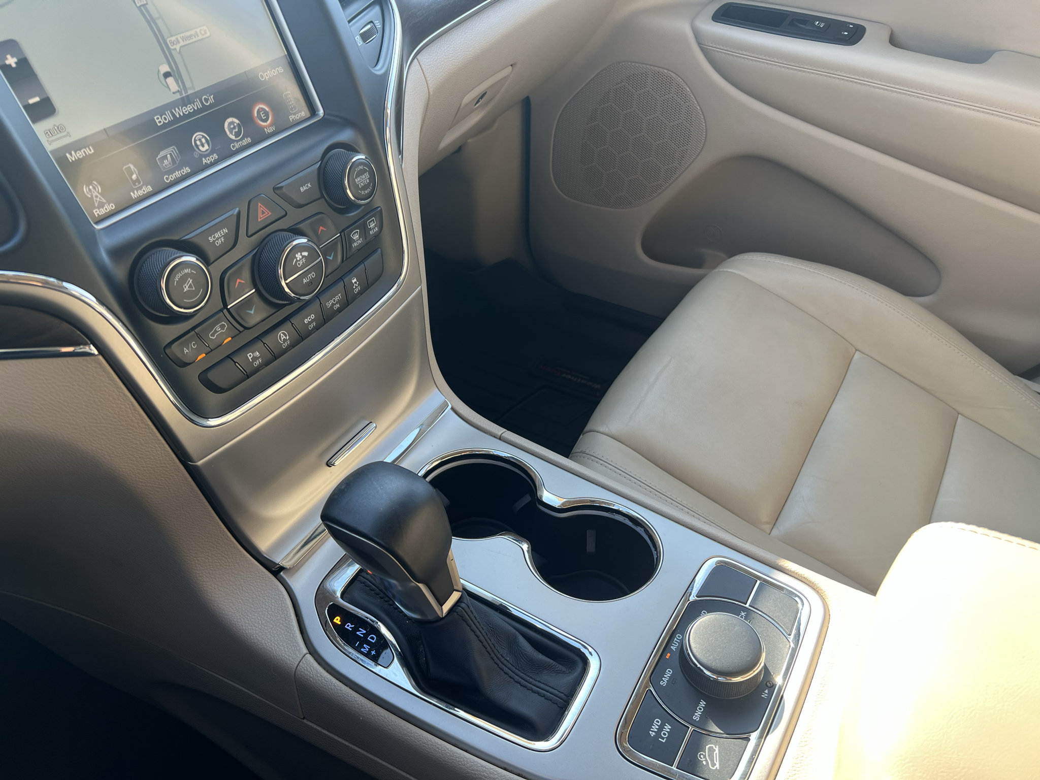 Used 2017 Jeep Grand Cherokee Limited AWD/4WD image 21