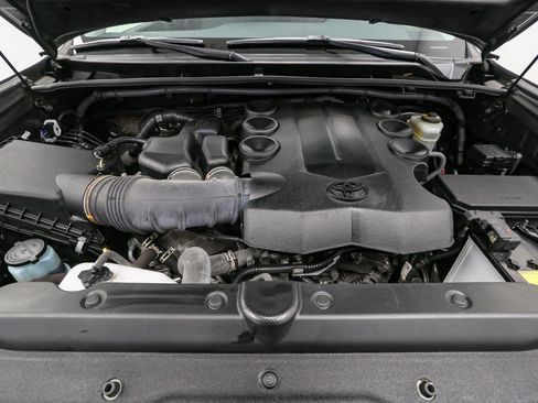 Used 2022 Toyota 4Runner SR5 Premium image 13