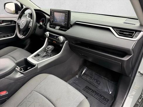 Used 2022 Toyota RAV4 XLE image 23