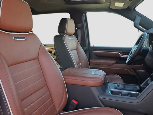 Used 2025 GMC Sierra 2500 Denali Ultimate w/ Max Trailering Package image 19