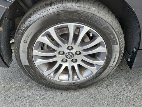 Certified 2020 Toyota Sienna XLE FWD image 6