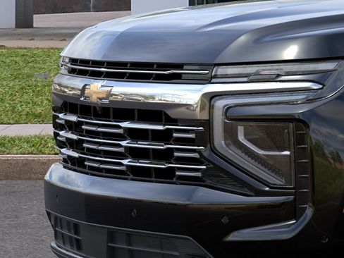New 2026 Chevrolet Suburban Premier w/ Sun And Tow Package AWD/4WD image 13