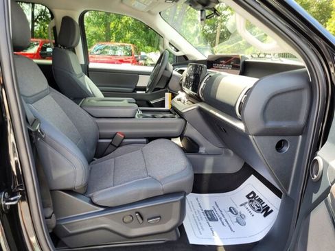 New 2025 Ford Expedition Active image 15