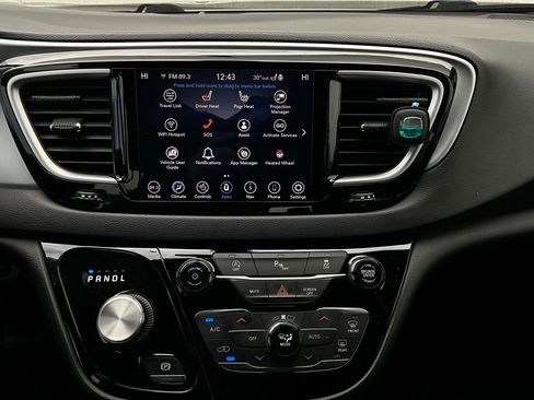 Used 2020 Chrysler Pacifica Touring-L Plus w/ S Appearance Package image 28