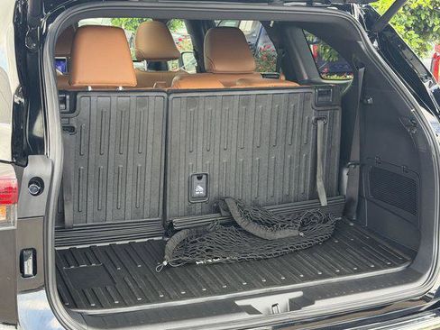 Certified 2025 Toyota Highlander Platinum AWD/4WD image 24