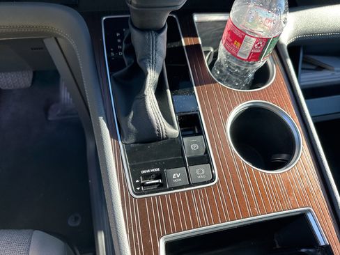 Used 2024 Toyota Sienna LE image 12