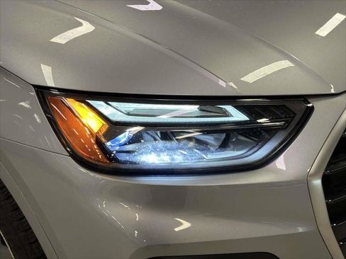 Used 2023 Audi Q5 2.0T Premium w/ Convenience Package image 7