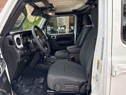 Used 2024 Jeep Wrangler Unlimited AWD/4WD image 16