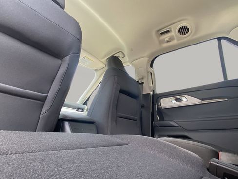 Used 2026 Ford Explorer Active RWD image 16