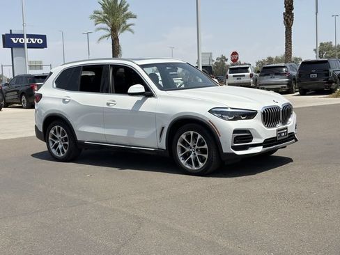 Used 2023 BMW X5 xDrive40i w/ Premium Package AWD/4WD image 4