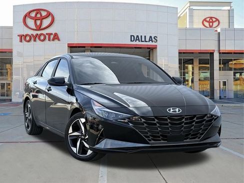 Used 2023 Hyundai Elantra Limited image 1