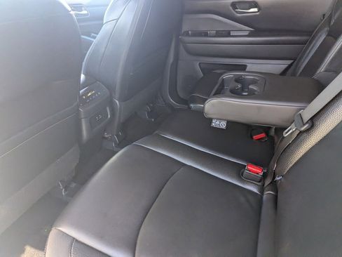 Certified 2022 Nissan Pathfinder SL image 10