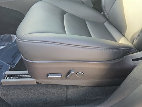 Used 2023 Tesla Model Y Long Range image 29