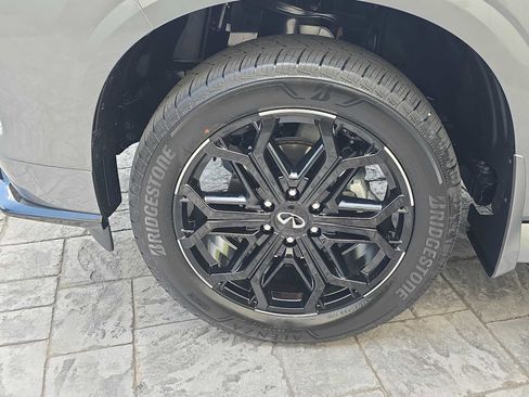 New 2026 INFINITI QX80 4WD image 9