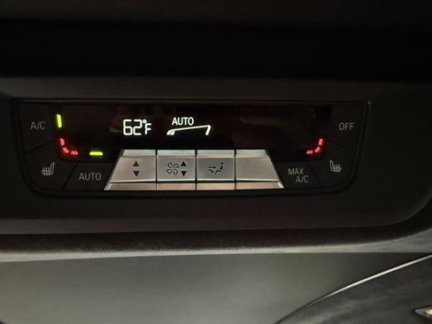 Used 2024 BMW X7 xDrive40i image 39