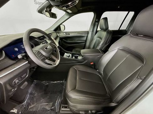 New 2025 Jeep Grand Cherokee Limited image 21