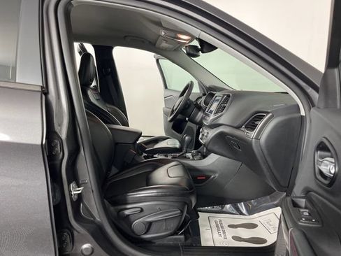 Used 2022 Jeep Cherokee Trailhawk w/ Comfort/Convenience Group AWD/4WD image 41