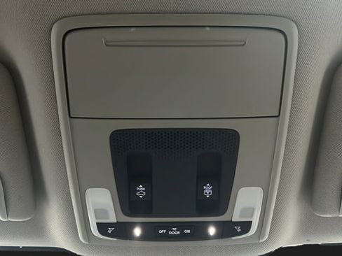 Used 2024 Honda Pilot Elite image 33