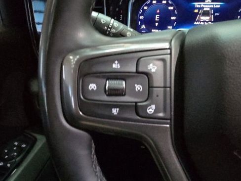 Used 2024 Chevrolet Silverado 2500 ZR2 w/ Technology Package image 34