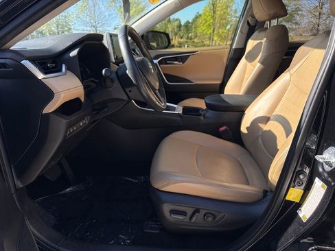 Used 2020 Toyota RAV4 Limited w/ Limited Grade Weather Package FWD image 12