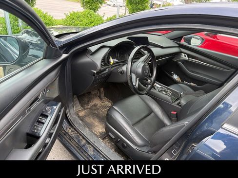 Used 2020 MAZDA MAZDA3 Hatchback w/ Preferred Package FWD image 9