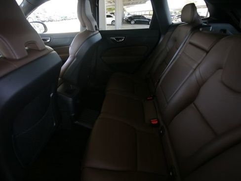 Used 2022 Volvo XC60 T8 Inscription Expression w/ Advanced Package image 33