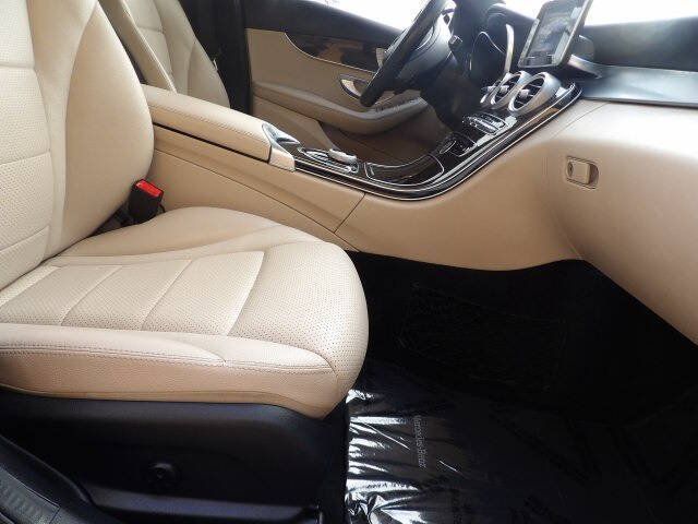 Used 2018 Mercedes-Benz C 300 4MATIC Sedan image 23