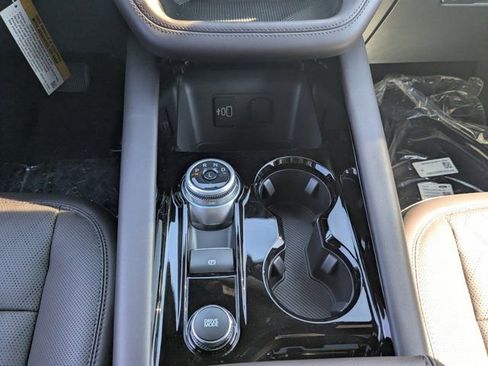New 2026 Ford Explorer Platinum image 24