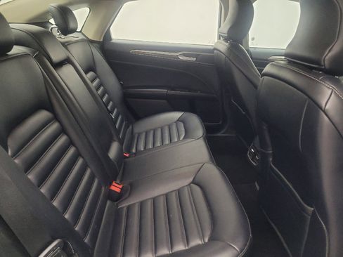 Used 2019 Ford Fusion SEL FWD image 19