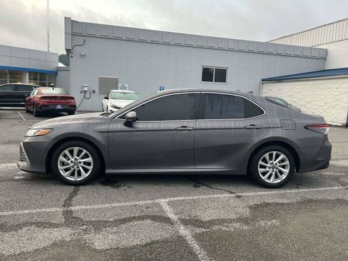 Used 2023 Toyota Camry LE FWD image 4