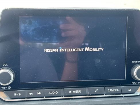 Used 2023 Nissan Rogue SV FWD image 19