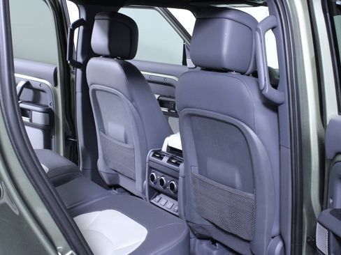 Used 2023 Land Rover Defender 130 X-Dynamic SE image 12