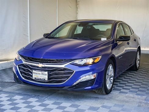 Used 2023 Chevrolet Malibu LT image 3